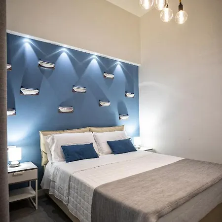Acquaro Apartment *